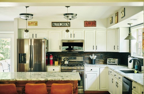 Cairo House | Visit Chill House: 15 miles from Windham. Hot Tub & Ping Pong!