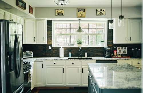 Cairo House | Visit Chill House: 15 miles from Windham. Hot Tub & Ping Pong!