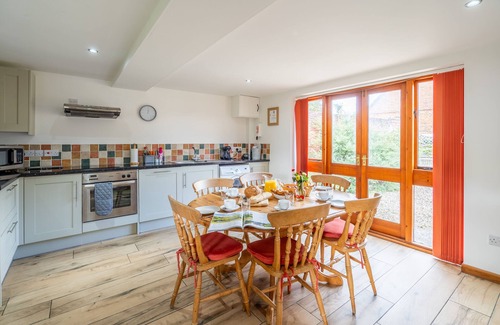 Edingthorpe Apartment | Visit England 4* Gold Self-Catering Holiday Cottage nr Norfolk Coast