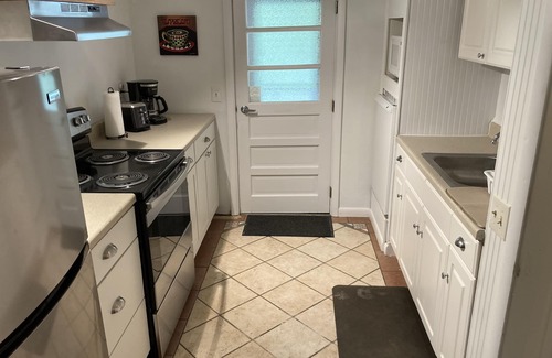 Zion Crossroads House | Visit Monticello, Wineries, UVA: Room for a Crowd
