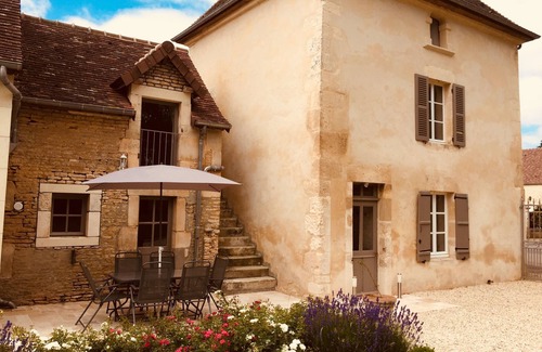 Epaney Cottage | Visit Normandy with family or friends easily thanks to this central place