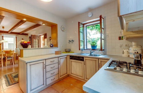 Osor House | Visit our lovely three storey family house surrounded by spacious garden