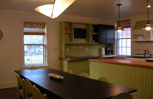 Wallingford House | Visit- Stayinvermont.org - Fiber-optic one gigabit per second. Dog Friendly