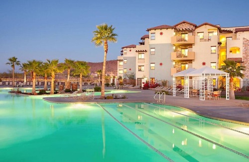 Cibola Vista Apartment | Visit the amazing Red Rock Formation in this beautiful 1BD condo with amenities