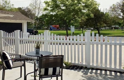 Rossmoor House | Visit This Summer 2023! Stay In Beautiful Rossmoor! Remodeled Kitchen-good price
