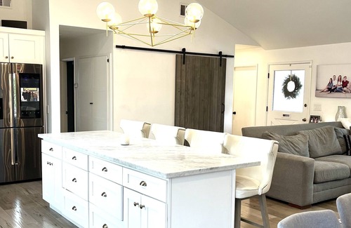 Rossmoor House | Visit This Summer 2023! Stay In Beautiful Rossmoor! Remodeled Kitchen-good price