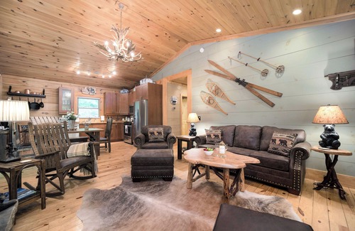 Cullowhee Cabin | Visit WCU & Ski Sapphire Valley! Smoky Mtn Cabin