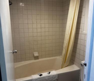 Galax Hotel | Visitors Inn