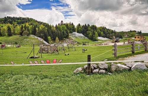 Ivancna Gorica Apartment | Visnja Gora Meadow Hideaway with Terrace - Standard One Bedroom Apartment with Terrace