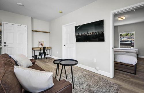 Vista Apartment | Vista 2-Bedroom Apartment - Free Wifi - Near Beach