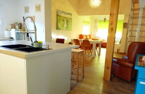 Vespella de Gaia Cottage | Vista al Mar, Piscina y Paz: tu Escape Perfecto en Esta Casa Rural Única