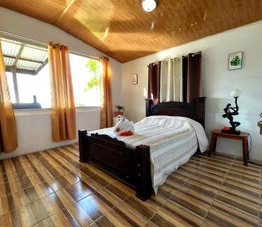 Canton Guatuso Villa | Vista al Volcán Tenorio y Montaña