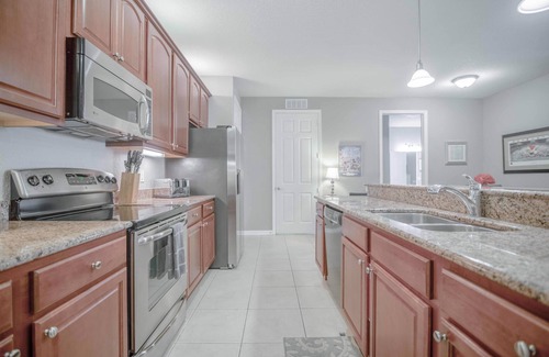 Florida Central Atlantic Coast Condo | Vista Cay Lakeview Joy. Next to Pool Near theme Parks and walk to Conventions