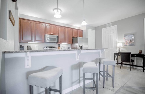 Florida Central Atlantic Coast Condo | Vista Cay Lakeview Joy. Next to Pool Near theme Parks and walk to Conventions