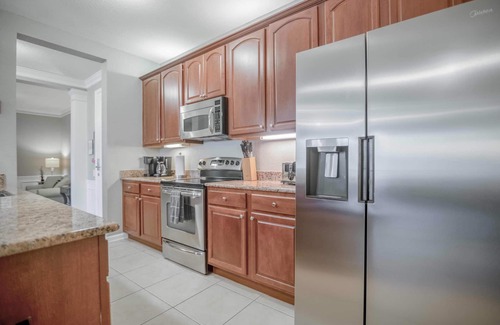 Florida Central Atlantic Coast Condo | Vista Cay Lakeview Joy. Next to Pool Near theme Parks and walk to Conventions
