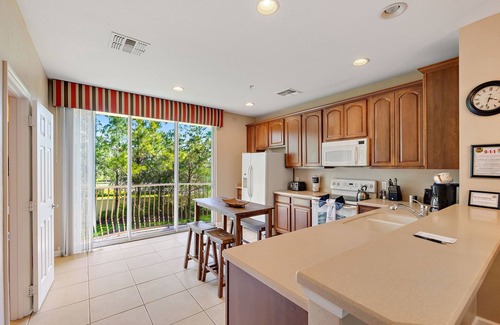 Florida Central Atlantic Coast House | Vista Cay Resort, Next To Universal 821 3 Bedroom Townhouse