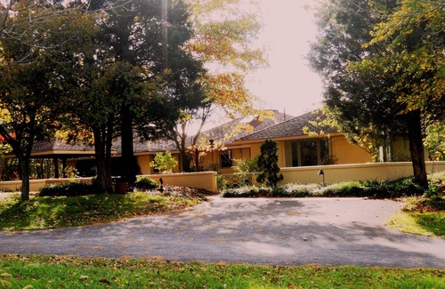 Uniontown House | VISTA: Country Estate, 200+ PERFECT reviews! Views & PRIVACY.Seniors?-YES!