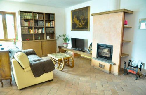 Villadossola Apartment | Vista da Sogno, Casa di Montagna per il Tuo Relax