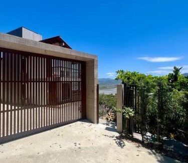 Garopaba House | Vista de Casa - Casa com vista para a lagoa