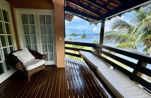 Caieira House | Vista dos sonhos na beira do mar de Angra com pier