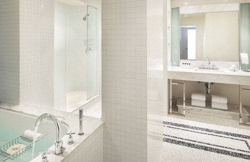 Norma Triangle House | Vista Double Suite at The London West with Complimentary À La Carte Breakfast