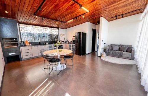 Maria da Fe House | Vista espetacular, piscina e banheira no quarto!