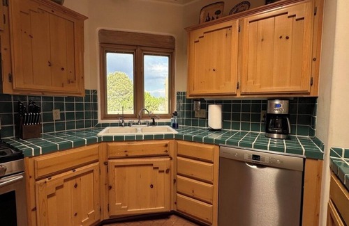 Eldorado at Santa Fe House | Vista Gloriosa - panoramic mountain views in Eldorado.