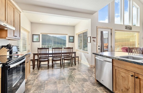 Estes Park House | Vista Grande Vacation Rental Home By Estes Park Homes 4 Bedroom Home by RedAwning