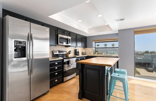 San Diego Condo | Vista Pacific- Shopping, Restaurants + A/C, Ocean View, Pool