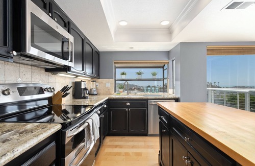 San Diego Condo | Vista Pacific- Shopping, Restaurants + A/C, Ocean View, Pool