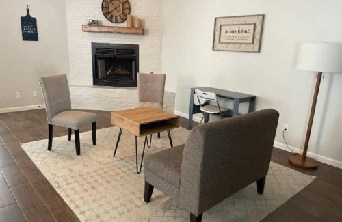 Sierra Vista House | Vista Retreat - Country Club Estates