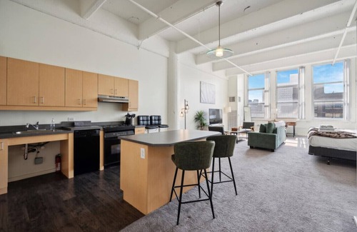 Spring Garden Apartment | Vista Studio, Free Parking, Kitchen, Workspace, Great Location