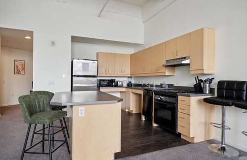 Spring Garden Apartment | Vista Studio, Free Parking, Kitchen, Workspace, Great Location