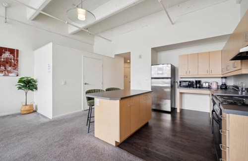 Spring Garden Apartment | Vista Studio, Free Parking, Kitchen, Workspace, Great Location