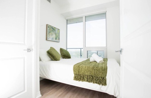 Garden District Hotel | Vista Suites - 2BR - 10 min walk to Eaton Centre
