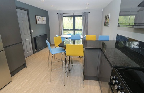 Meltham House | VISTA TASSO, pet friendly, with hot tub in Meltham