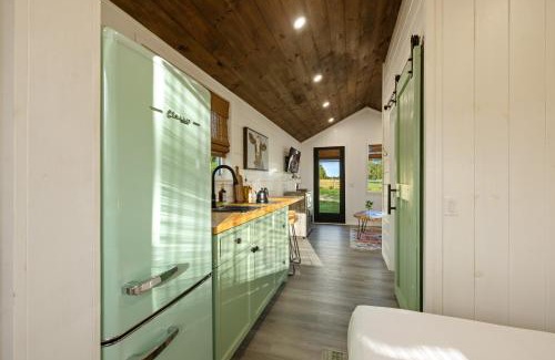 Lake City House | Vista Verde Farm Retreat - Stylish Cabins Nearby Springs
