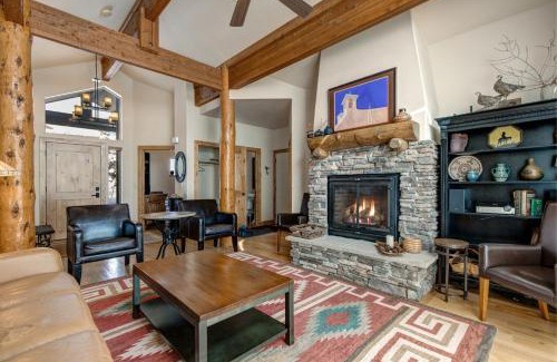 Pinebrook House | Vista Views Pet Friendly