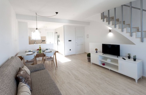 Molinell House | VISTAMAR 1 - Fantastic house with terrace and next to the sand of the beach La Devesa, in