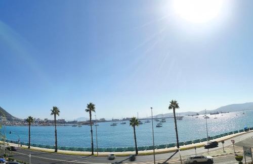 La Linea de la Concepcion House | Vistas a 3 Países y 2 Continentes 1º linea de Playa a 5 minutos de Gibraltar