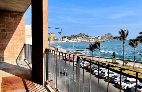 Balcones de Loma Linda Apartment | Vistas Increíbles frente al mar by G P S rentas