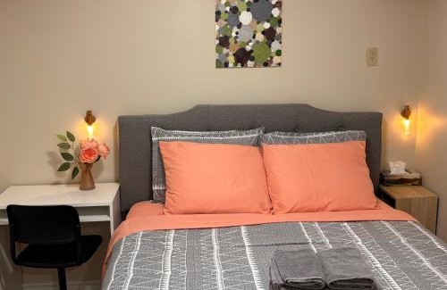 Bathurst Manor House | Vita House near Rogers Stadium and Yorkdale Shopping Center