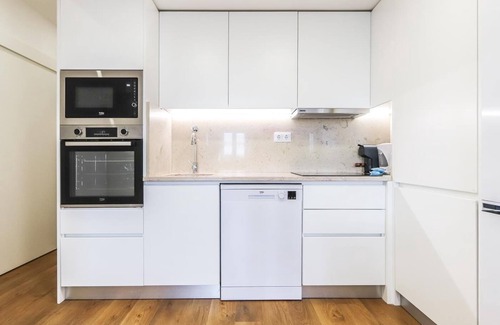 Santo Condestavel Apartment | Vita Portucale | Campo de Ourique River View 2E