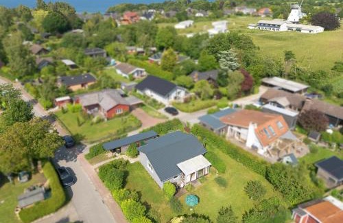 Westerholz House | VITA Sonnholm - modernisiertes Häuschen mit Garten am Meer