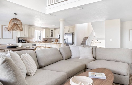 Marineland Acres House | Vitamin Sea Oceanfront Home! Seconds to the surf and sand!