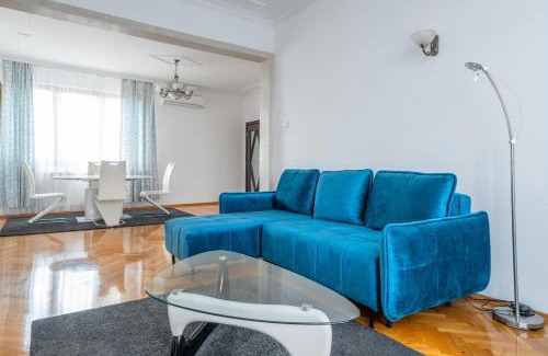 Sofia City Center Apartment | Vitosha Str 2BD White & Blue Apt by Flat Mаnager