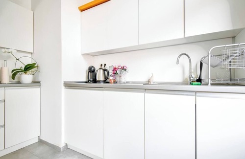 Sofia City Center Apartment | Vitoshka Area - 2BR - Smart TV - Kitchen - Metro