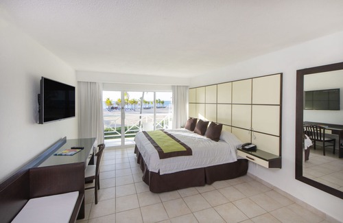 Freeport Resort | Viva Fortuna Beach by Wyndham, A Trademark All Inclusive