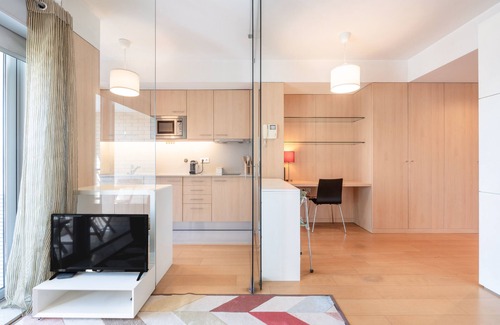 Campanha Apartment | VIVA Stadium Residence Studios w/garage spot