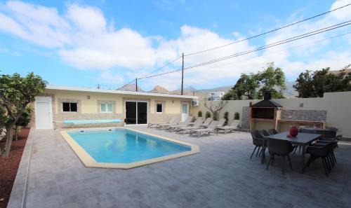 Buzanada Villa | ViVa Tropical